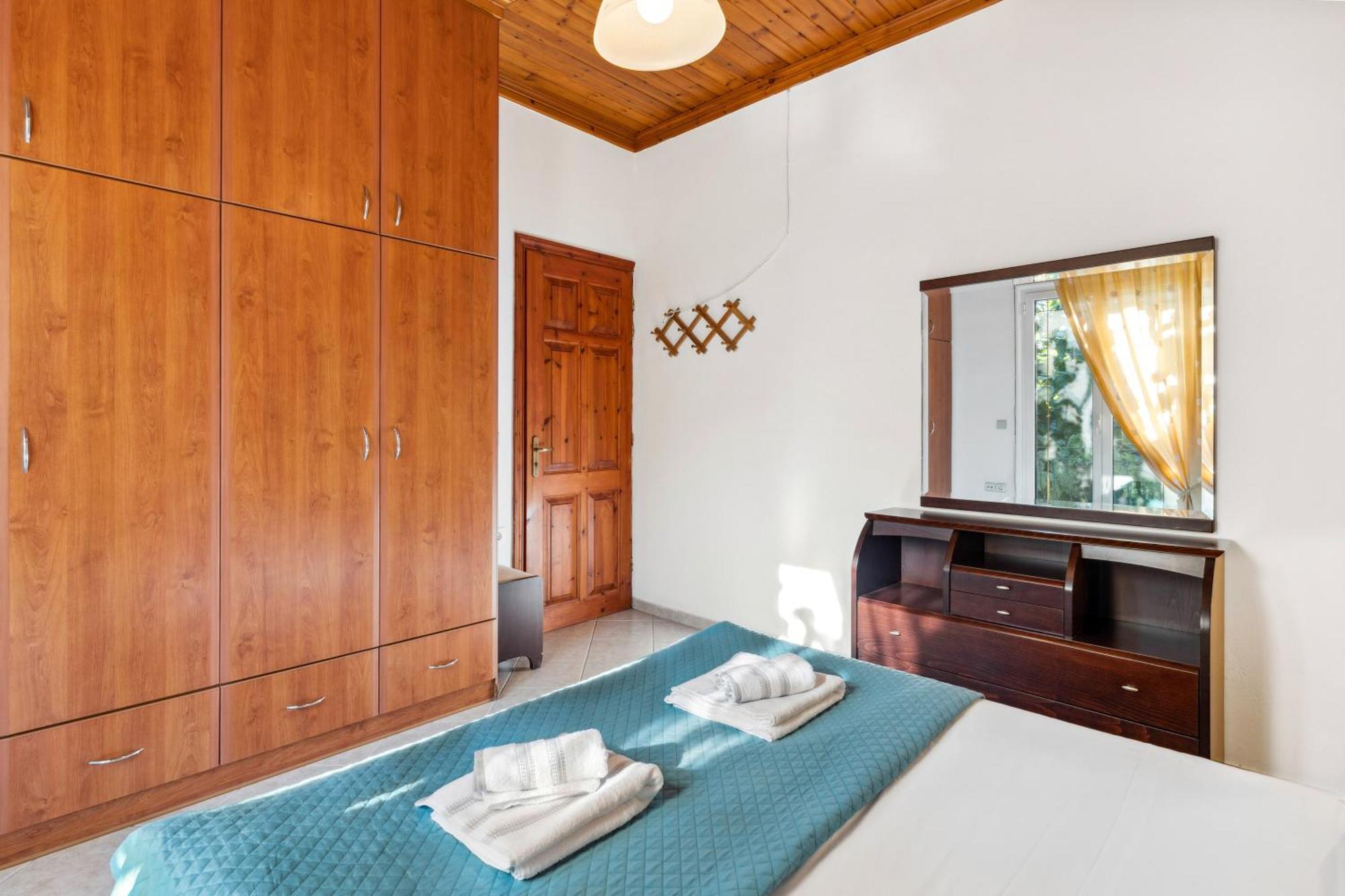 Verani Residence Parking Balcony Playground Sivros Bagian luar foto