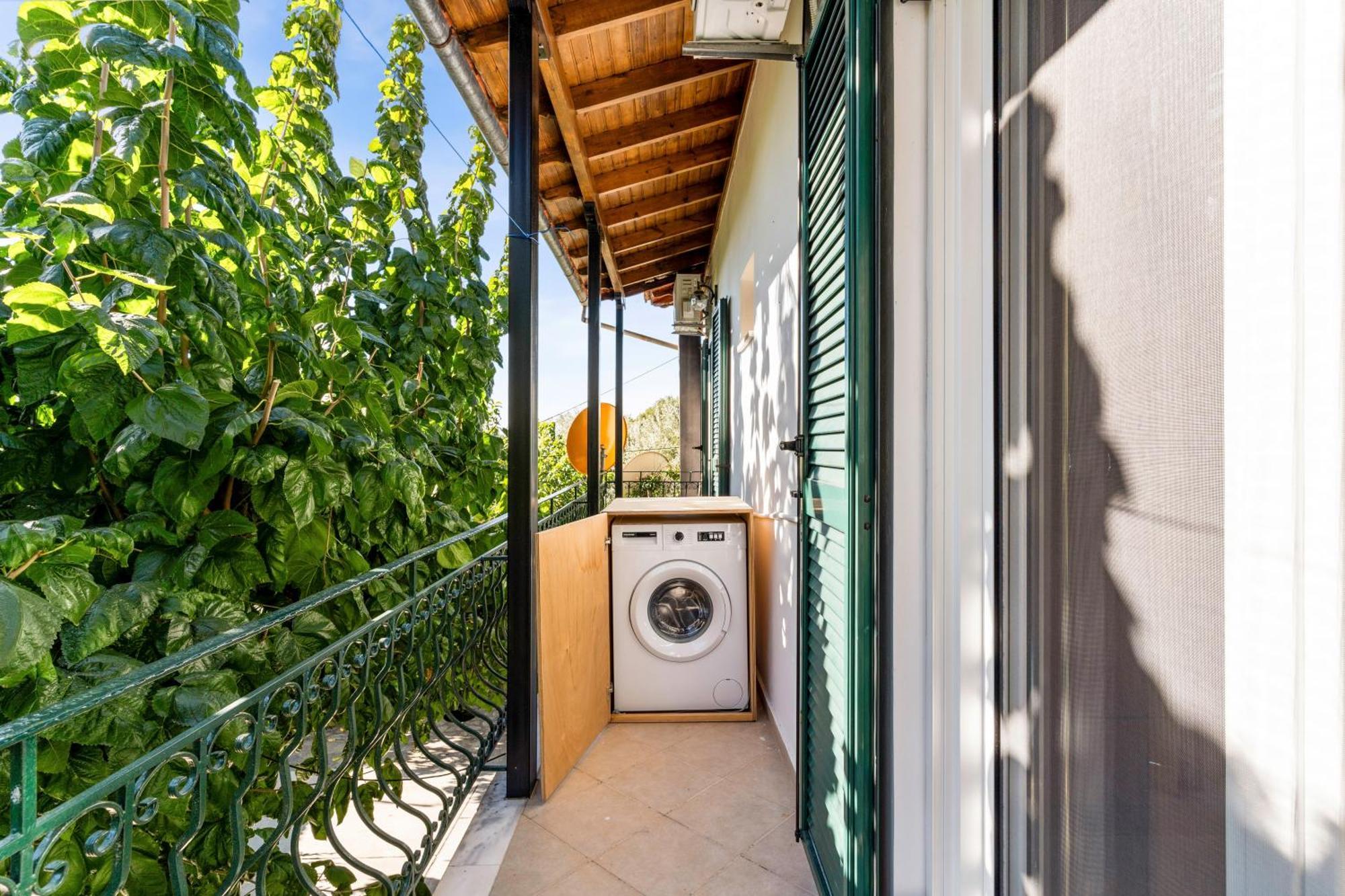 Verani Residence Parking Balcony Playground Sivros Bagian luar foto